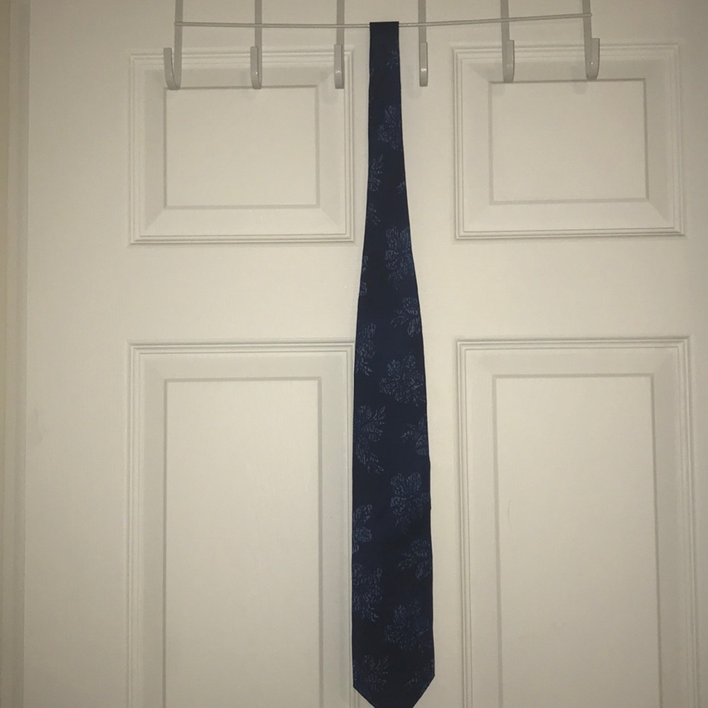 Hugo Boss floral blue tie for men